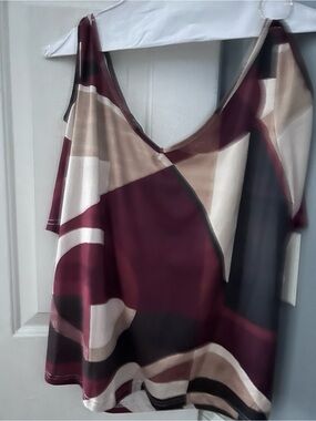 chic Asymmetrical Sleeveless Dress Top in Burgundy, Cream & Black